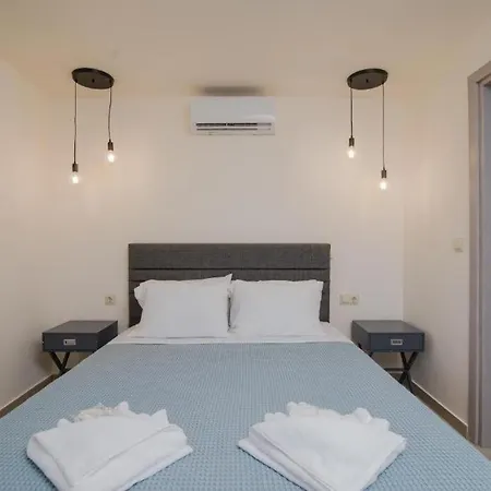 Brand New Breathtaking Twostory Luxury